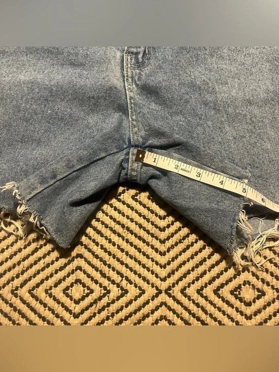 Vintage 1990s denim cutoff jean shorts rose floral embroidery - Picture 2 of 8